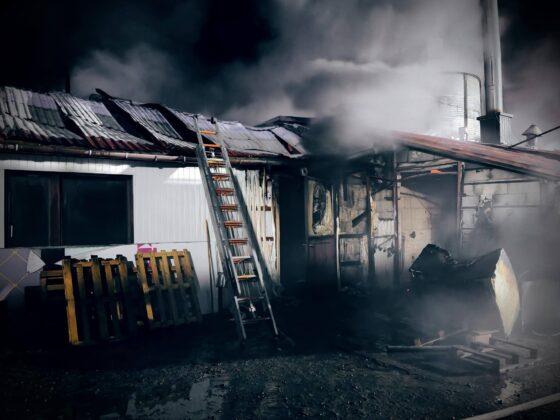 pożar w Nienad&oacute;wce