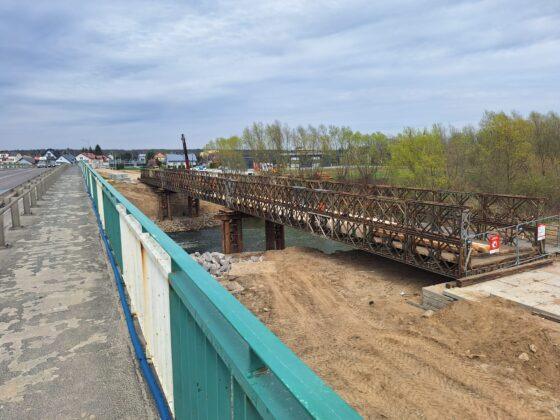 budowa mostu tymczasowego w Dąbr&oacute;wkach