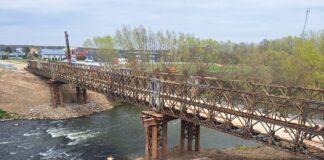 budowa mostu tymczasowego w Dąbrówkach