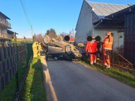 Nowatorski sposób parkowania. 30-letni kierowca popisał się umiejętnościami dachowanie cergowa
