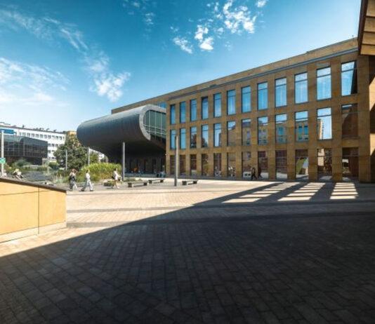 Superkomputer i nowy kierunek studiów. Uniwersytet Rzeszowski stawia na sztuczną inteligencję