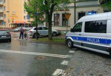 3 promile i zakaz prowadzenia. Kierowca Porsche wbił się w ścianę budynku wypadek