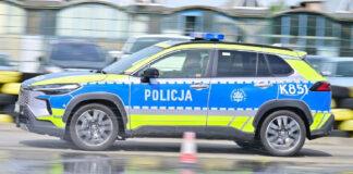 Zderzenie dwóch samochodów przy węźle S19. Jeden pojazd w rowie