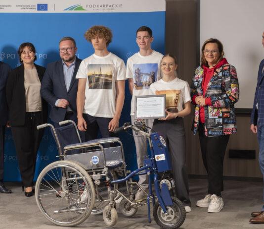 Uczniowie z Podkarpacia nagrodzeni. Stworzyli system trakcyjny dla wózków inwalidzkich