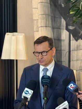premier morawiecki rzesz&oacute;w