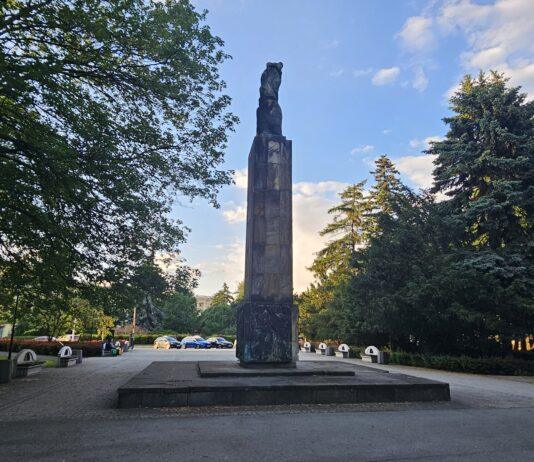 Koniec historii Pomnika Wdzięczności Armii Radzieckiej w Rzeszowie. Zniknie z Placu Ofiar Getta do końca listopada pomnik Wdzięczności Armii Czerwonej