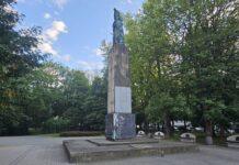 Koniec ery PRL-u w centrum Rzeszowa. Pomnik Wdzięczności Armii Czerwonej do demontażu pomnik Wdzięczności Armii Czerwonej
