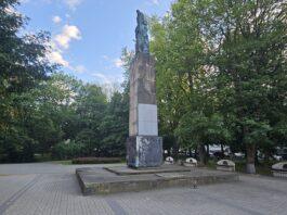 Koniec ery PRL-u w centrum Rzeszowa. Pomnik Wdzięczności Armii Czerwonej do demontażu pomnik Wdzięczności Armii Czerwonej