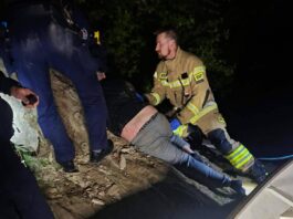 Mężczyzna tonął – policjanci go słyszeli, ale nie mogli znaleźć w ciemnościach tonący solina