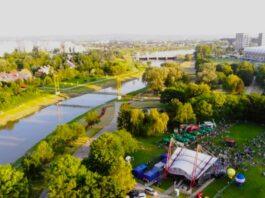 Wrocław pije kawę nad samą Odrą, Rzeszów mija Wisłok na rowerze. Czas to zmienić?