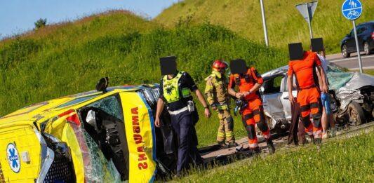 wypadek przemyśl karetka osobówka zderzenie