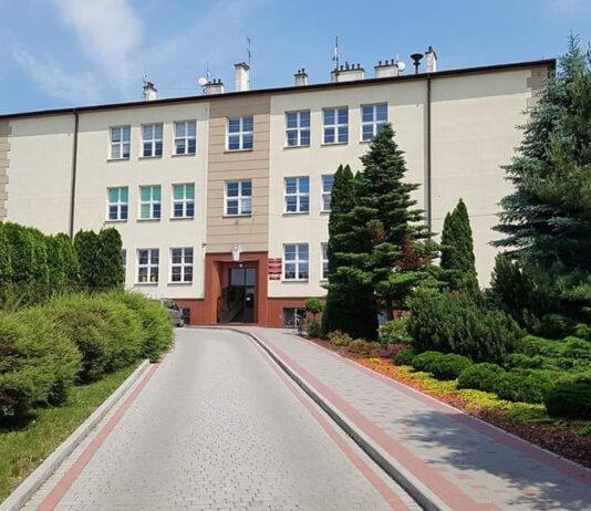 Rodzice z Rzeszowa chcą „wyciszyć” szkołę. „Poziom hałasu jak na placu budowy”