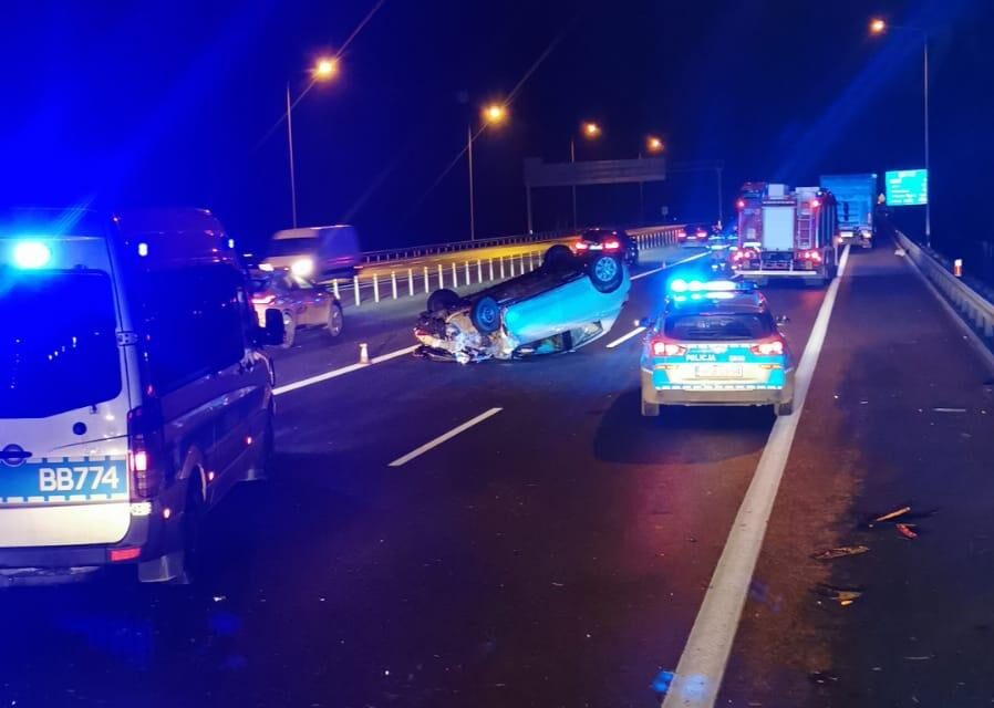 autostrada a4 wypadek dachowanie