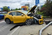 O krok od tragedii w Rzeszowie. Auto zmasakrowane na przejściu dla pieszych rzeszów kolizja