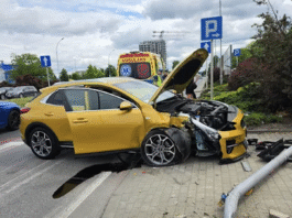 O krok od tragedii w Rzeszowie. Auto zmasakrowane na przejściu dla pieszych kolizja przejście drogowe rzeszów