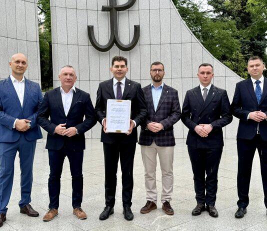 Obywatelski projekt „Stop banderyzmowi” trafił dziś do Sejmu. Wśród inicjatorów samorządowcy z Podkarpacia Stop banderyzmowi