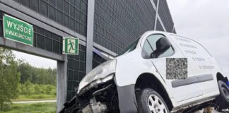 dostawczak kolizja a4