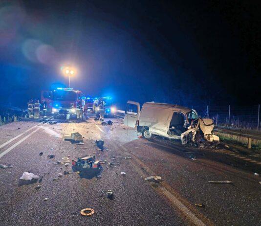Jechał drogą ekspresową S19 pod prąd. Czołówka z Jaguarem