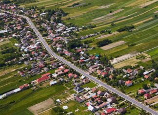 Ponad 10 tysięcy aut na dobę i osuwiska do zabezpieczenia. Rusza wielka rozbudowa trasy w Bieszczady DK84 Zagórz - Lesko