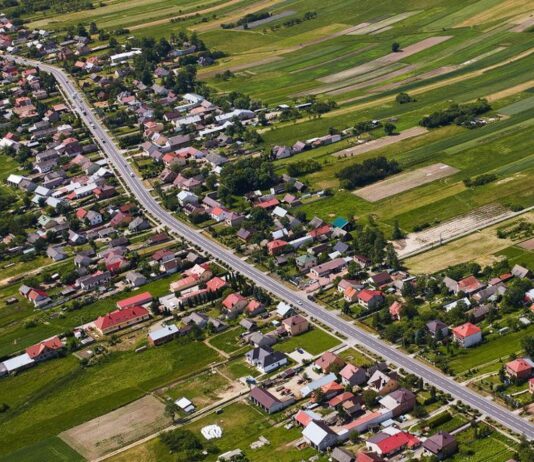 Ponad 10 tysięcy aut na dobę i osuwiska do zabezpieczenia. Rusza wielka rozbudowa trasy w Bieszczady DK84 Zagórz - Lesko