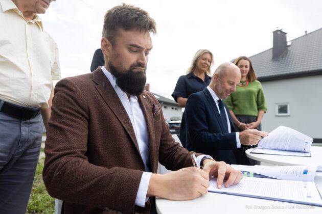 oświetlenie Budziw&oacute;j