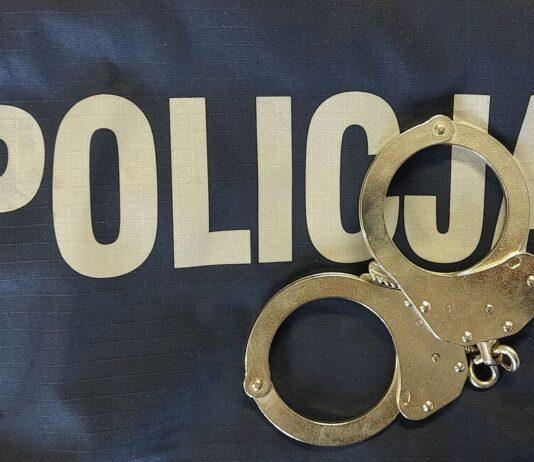 Poszło o jednego papierosa. 18-latek ze złamaną żuchwą trafił do szpitala policja