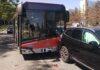 Wypadek na al. Powstańców Warszawy w Rzeszowie. Autobus MPK najechał na tył Volvo, pasażer w szpitalu wypadek