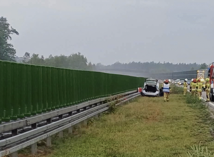 a4-kolizja-03 pożar auta a4