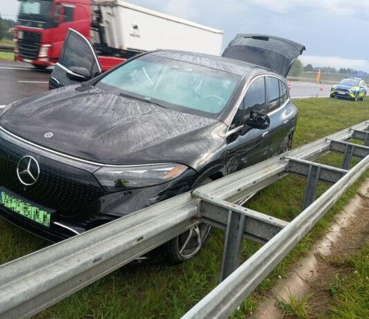 Dwie kolizje na A4 w kierunku Rzeszowa. Śliska nawierzchnia zaskoczyła kierowców