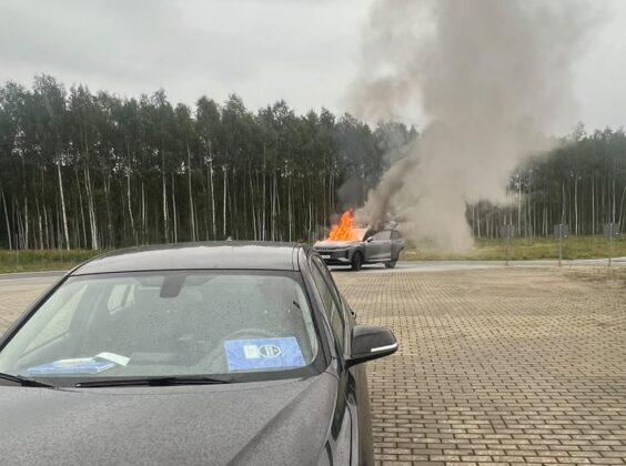 pożar samochodu omoda