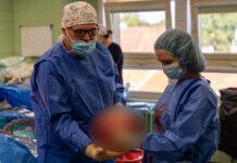 Pacjentka miała w brzuchu torbiel ważącą kilka kilogramów. Trudna operacja w USK w Rzeszowie