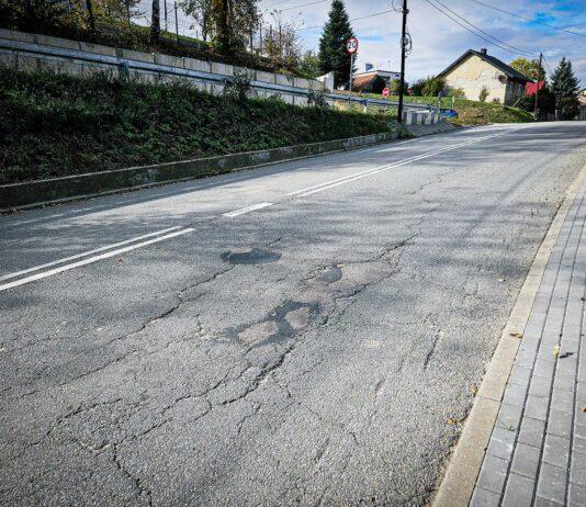 Ponad 2,2 mln zł na drogi w regionie. Powiat Rzeszowski podpisał umowy na nowe inwestycje drogi powiatowe