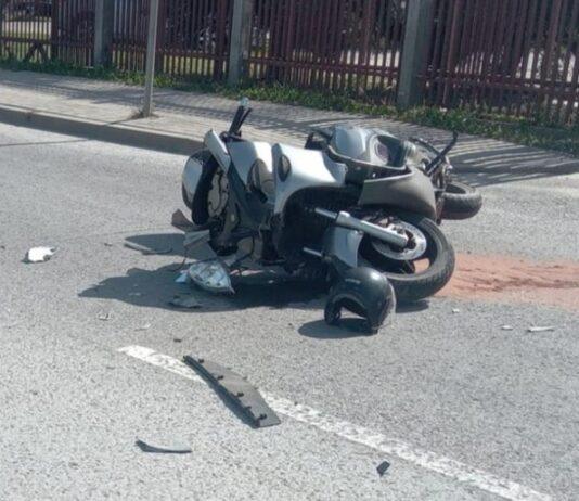 Zderzenie na DK9: kolizja motocykla z samochodem osobowym. Ruch wahadłowy