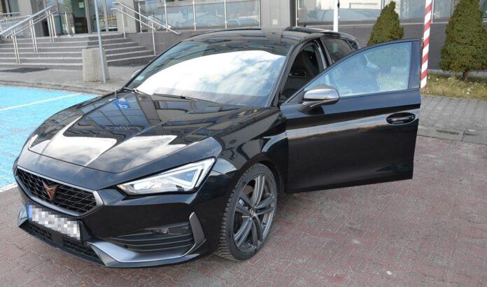 nieoznakowana-cupra-policja nieoznakowana cupra policja