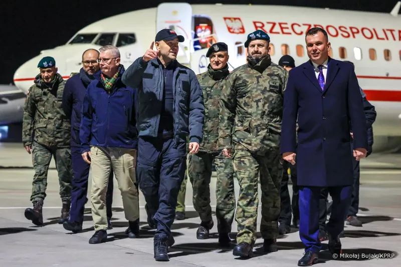 004_Prezydent_Karol_Nawrocki_wizyta_port_Rzeszow_Jasionka_i_POLLOGHUB_20251202_MWB20092