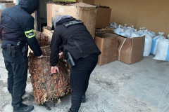 Podkarpacka-KAS-zlikwidowala-nielegalna-krajalnie-tytoniu-i-przechwycila-ponad-tone-nielegalnych-wyrobow-3